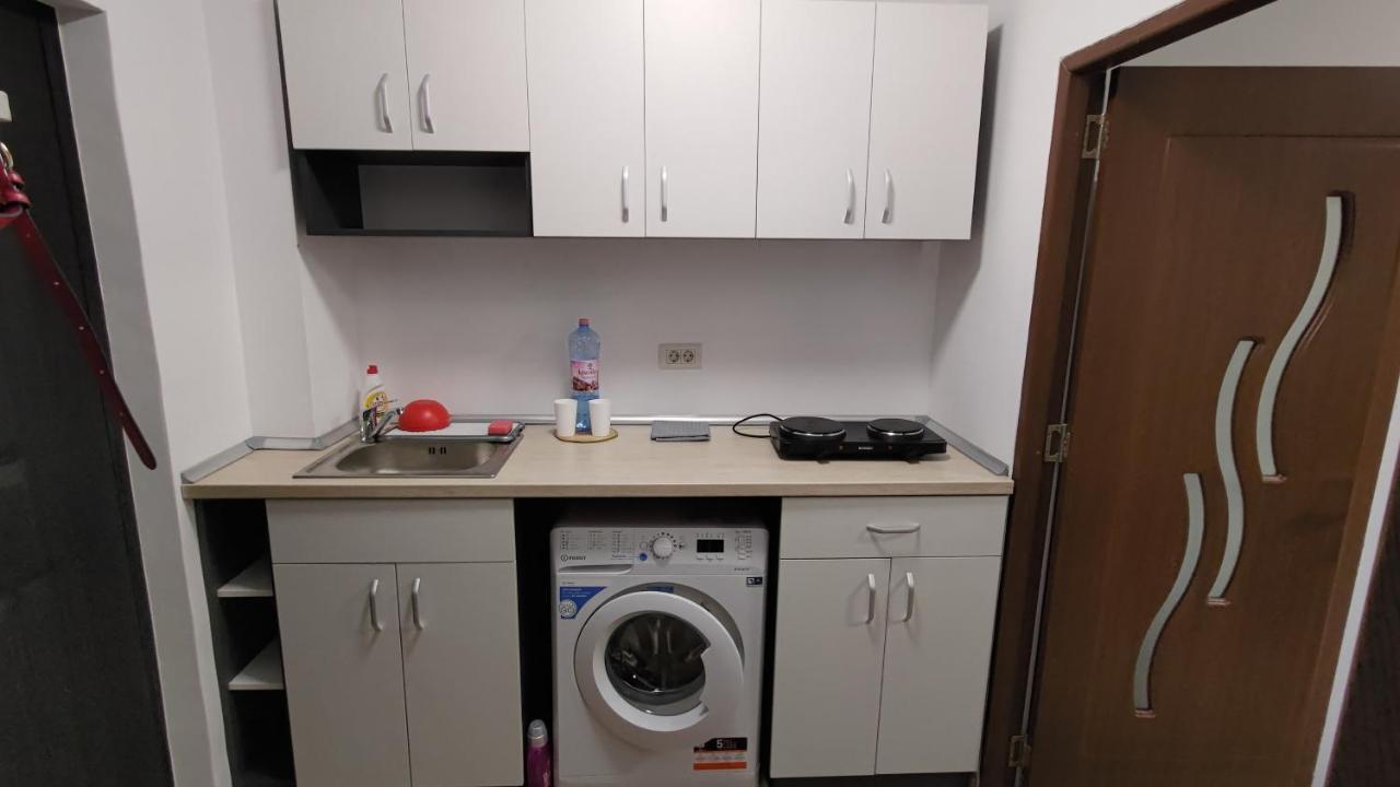 Garsoniera 30Mp Chrysflatty1 - Free Netflix Apartment Арад Екстериор снимка